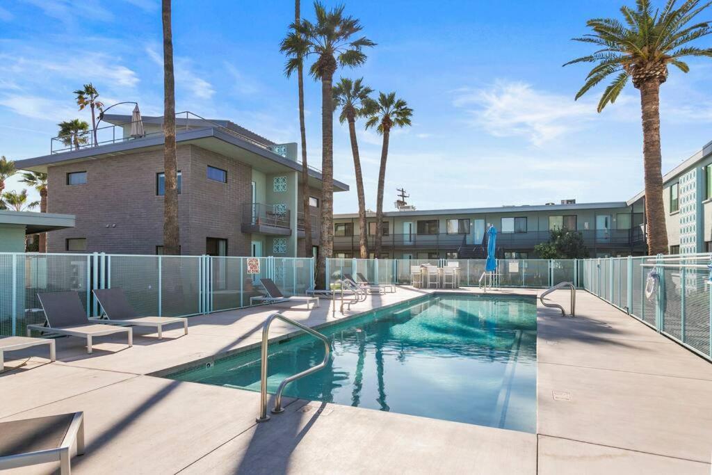 Large Studio Rooftop & Poolside - Walk To Old Town Scottsdale Luaran gambar