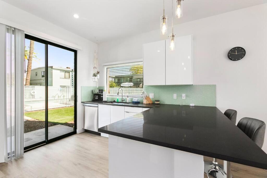 Large Studio Rooftop & Poolside - Walk To Old Town Scottsdale Luaran gambar